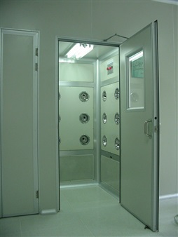 乌鲁木齐风淋室是一种十分实用的清洁装置